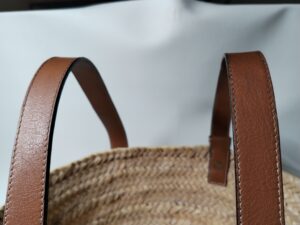 汚れ補修後のロエベバッグの持ち手