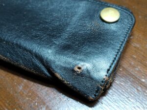 劣化したテンダーロインの財布の外装