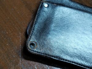 取れてしまったテンダーロインの財布のハトメ金具