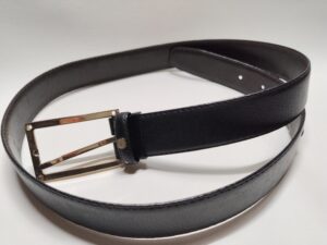 修理後のダンヒルのベルト