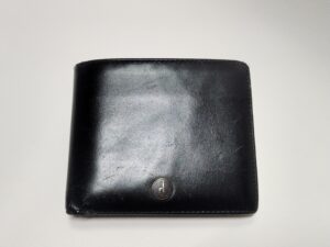 修理後のダンヒル財布外観