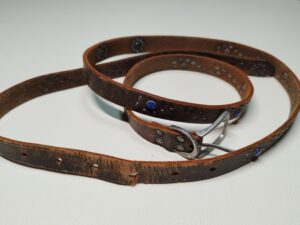 【ナローベルト修理】切れかけた革を金具で部分補強