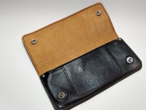 修理後のテンダーロインの財布内側