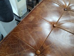 メンテナンス前のベンチソファ