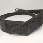 革が劣化した礼服のベルト