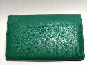 修理前のスレのあるエルメスコンスタンスの長財布