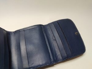 修理後のコーチ財布の内装