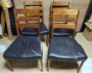 【カリモクチェア修理】座面の破れ、ひび割れを革張替えで綺麗にしました！