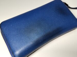 黒ずみのあるバーバリーの財布