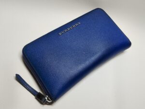 リカラー後のバーバリーの財布