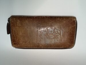 【ベルルッティ財布色褪せ修理】グラデーション塗装でニュアンスのある仕上がりに！