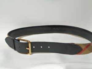 修理後のバーバリーのベルト