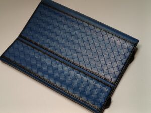 修理前のボッテガ・ヴェネタのiPadケース