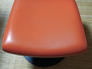 修理後のオットマン