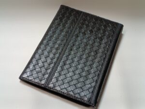 修理後のボッテガ・ヴェネタのiPadケース