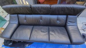 修理前のカリモクソファ