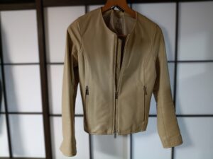【レザージャケット修理】色剥がれと表皮剥がれを綺麗に部分補修