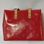 修理前のルイ・ヴィトン ヴェルニのバッグ