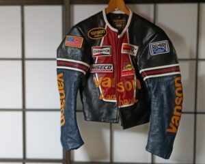 修理前のヴァンソンのライダースジャケット