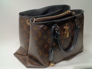 リサイズ前のルイ・ヴィトンモノグラムのバッグ　フラワートート