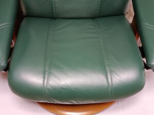 修理後のエコーネスストレスレスチェアの座面