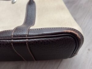 修理前のエルメスガーデンパーティの角スレ