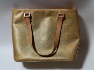 【ルイ・ヴィトン バッグ修理】黄変した状態から水色へのカラーチェンジで綺麗に！