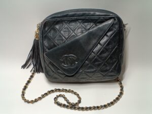 【シャネル バッグ修理】チェーン再メッキ、スレ補修&リカラーで美しく再生！