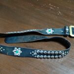 修理前のスタッズベルト