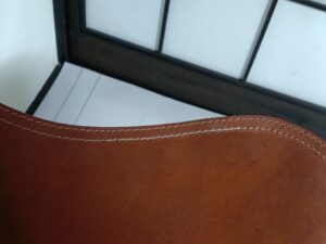 糸ほつれ修理後のバタフライチェアの座面