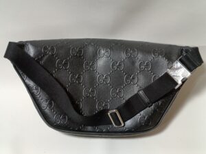 カスタマイズ前のグッチのウエストポーチのベルト