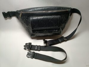 カスタマイズ後のグッチのウエストポーチ