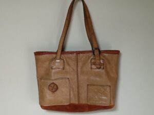 リメイク後の革のバッグ