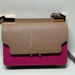 修理前のショルダーバッグの傷