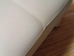 切り傷修理後のオットマンの表皮