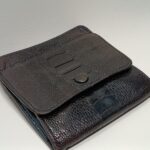 修理前の色褪せた小銭入れ