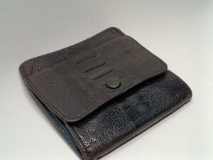 【革財布修理】小銭入れの色褪せリカラーと使用感のある内装の交換