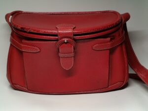 修理前のグッチのバッグ