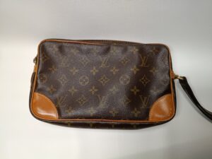 カスタマイズ前のルイ・ヴィトンモノグラムのセカンドバッグ
