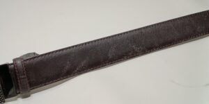 修理前のダンヒルのベルトのスレ