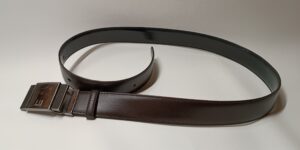 修理後のダンヒルのベルト