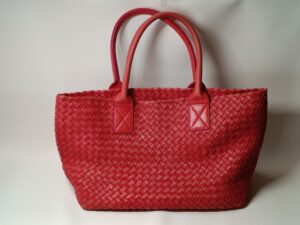 【ボッテガ・ヴェネタ バッグ修理】レッドからブラックにカラーチェンジ！