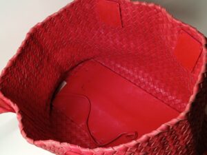 カラーチェンジ前のボッテガ・ヴェネタのトートバッグ内側