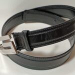 修理前のグッチの革ベルト