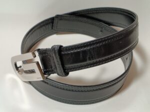 【グッチ ベルト修理】傷んだ革を一回り長いサイズで新規製作して交換