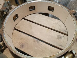 革張替え修理後の治具