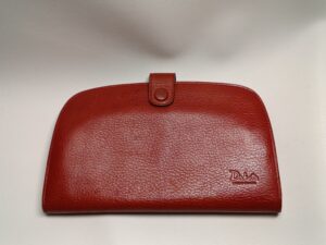 カラーチェンジ前のダコタの財布