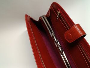 カラーチェンジ前のダコタの財布の内側