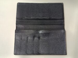 修理前のエルメスフレミング長財布の内側