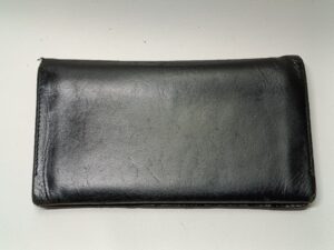修理前の折り畳み長財布反対側の面